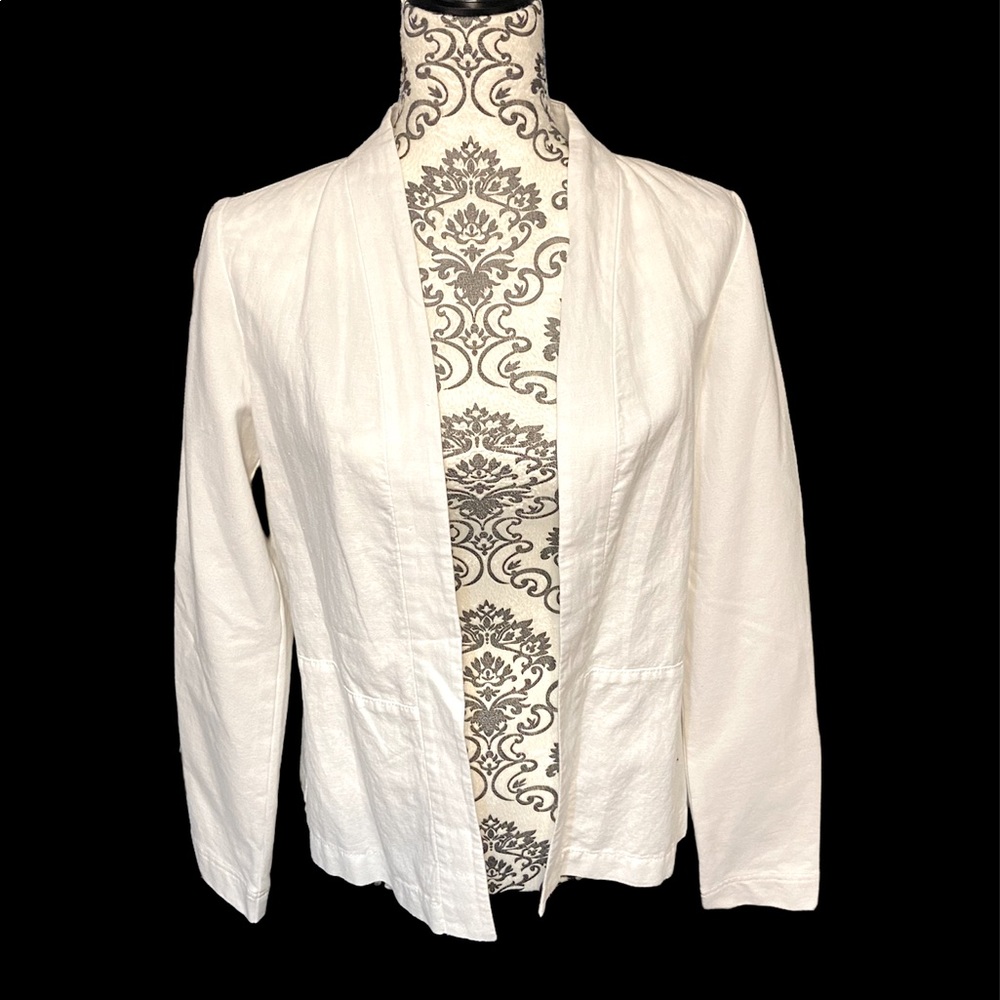 Women’s white Heney Jersey from Olsen